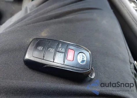 2021 Toyota Sienna Le from USA, damaged, VIN 5TDKRKEC6MS072174